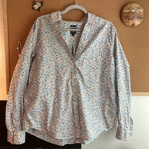 The Perfect Shirt—Gap button down floral shirt